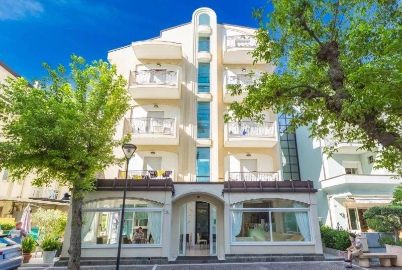 Hotel Ivana Misano Adriatico Εξωτερικό φωτογραφία
