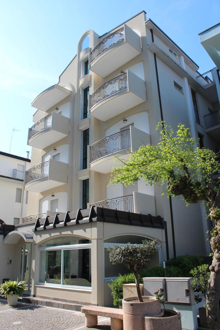 Hotel Ivana Misano Adriatico Εξωτερικό φωτογραφία